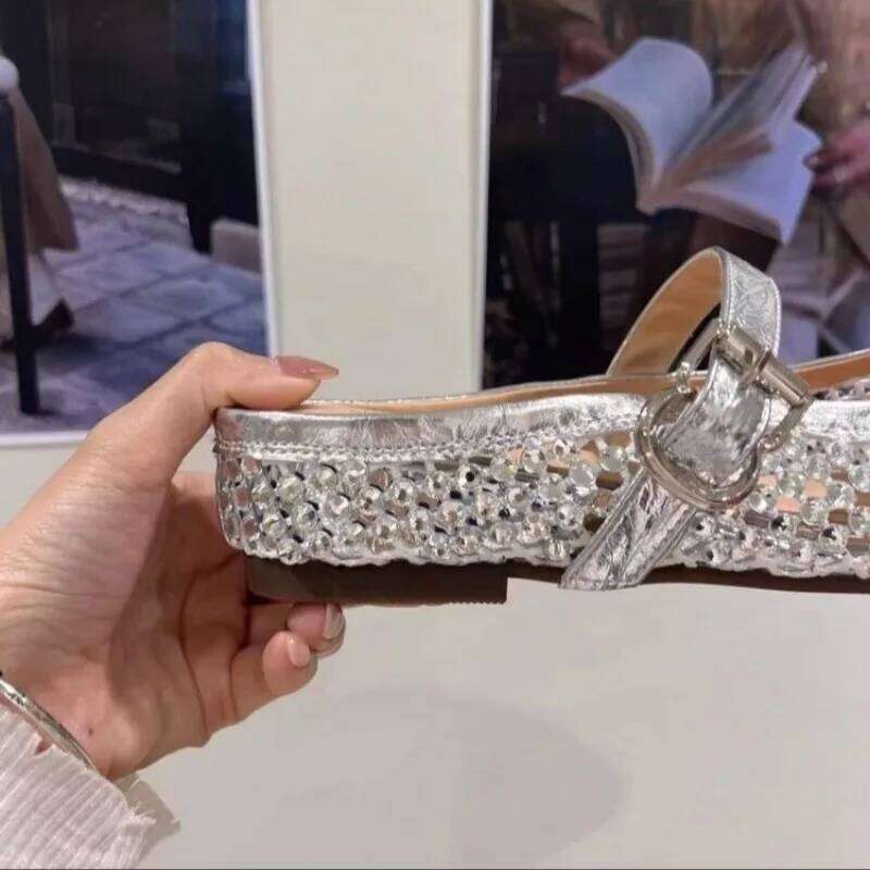 New 2025 Crystal Footwear Sier Women Flat With Female Pointed Toe Fashion Rhinestones Shallow Ladies Flats Shoes