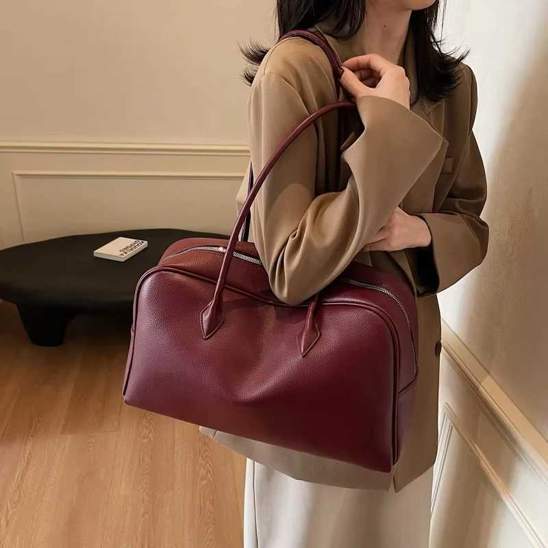 Soft Luxury Bowling Shoulder Bag Fi Simple Brand Large Capacity Brand Tote Bag High-end Versatile New Commuter Underarm Bag B250618