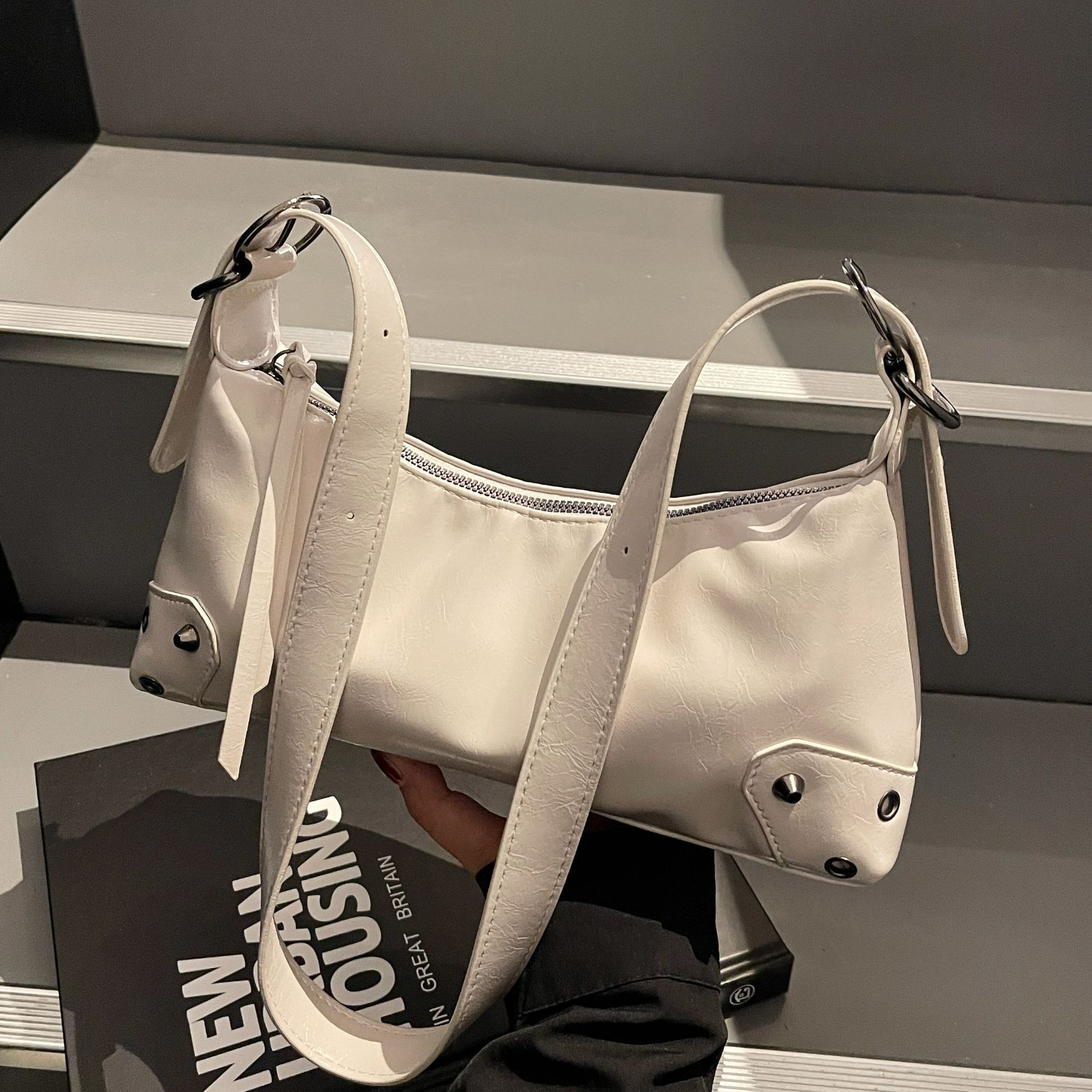 designer Niche Design Stylish Underarm Bag for Women 2025 New Large Capacity High-Quality Versatile Commuter Shoulder Bag