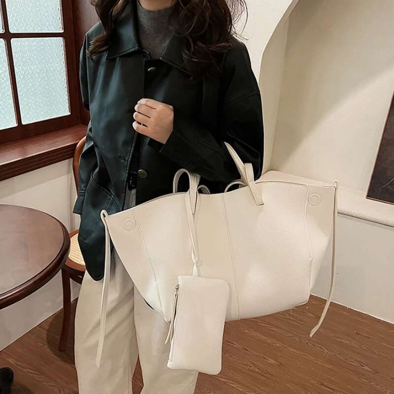 Niche Large Capacity Shoulder Underarm For Women 2024 New Retro Tote Ladies Bucket Type Commuting Dumpling Wings Bag