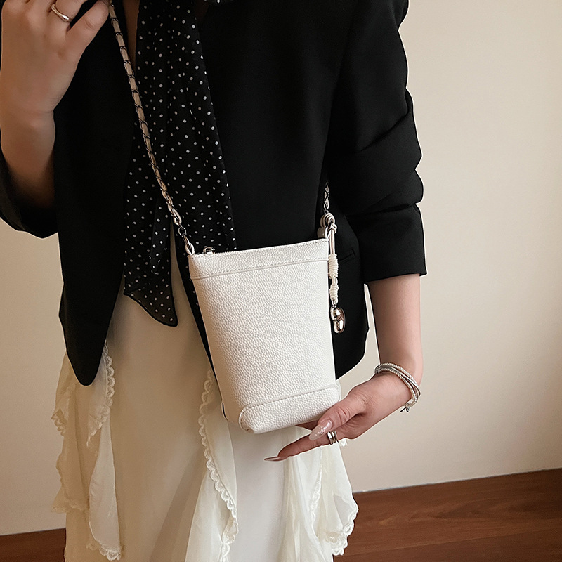 designer High-Quality Texture Bag for Women Fashion 2025 New Spring Versatile Korean Style Single Shoulder Crossbody Bag Casual Bucket Bag