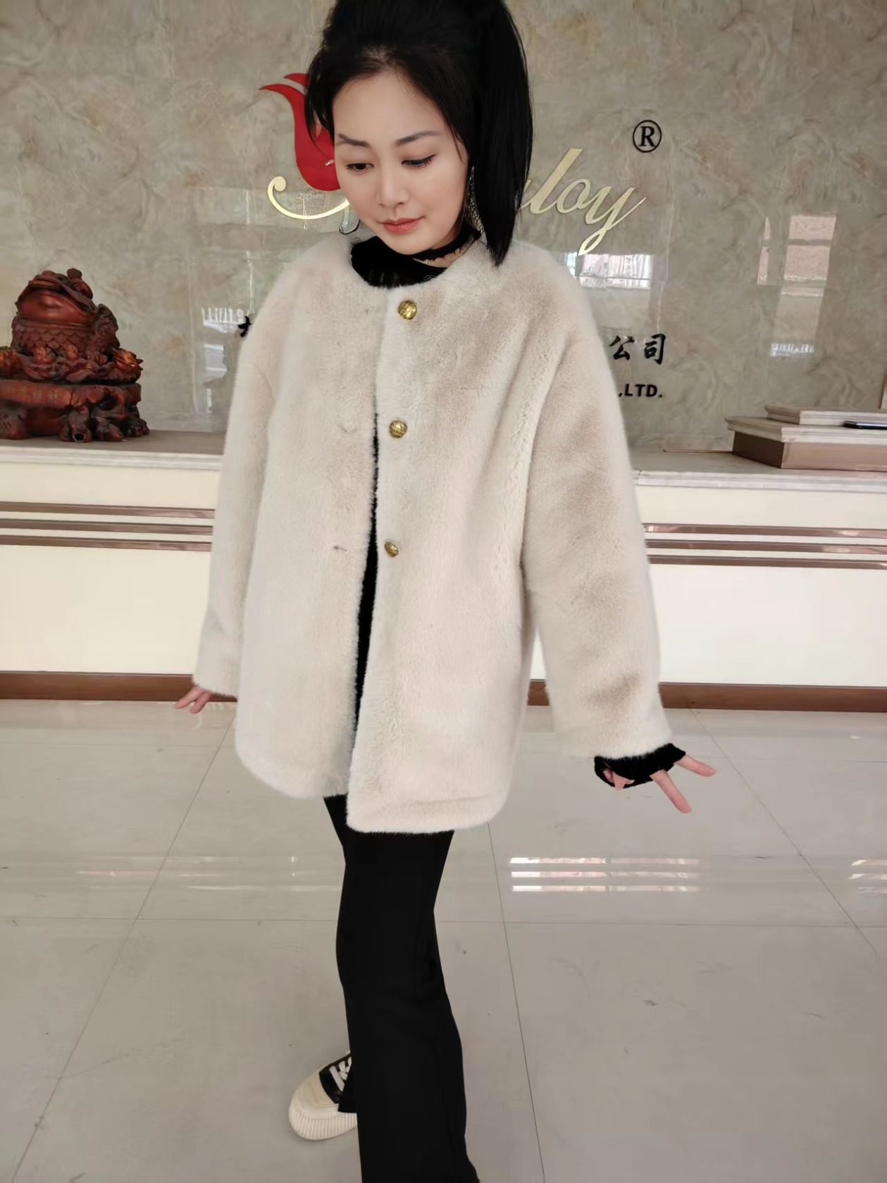 Women's Mid-Length Winter Wool Coat with Simple Solid Design - Warmth & Style Available in Multiple Sizes