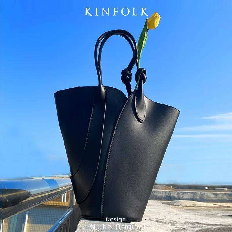 Hot Selling Women's Niche Designer Handbag Fashion PU Leather Bucket Top Handle Large Capacity Shoulder Armpit Tote Bag