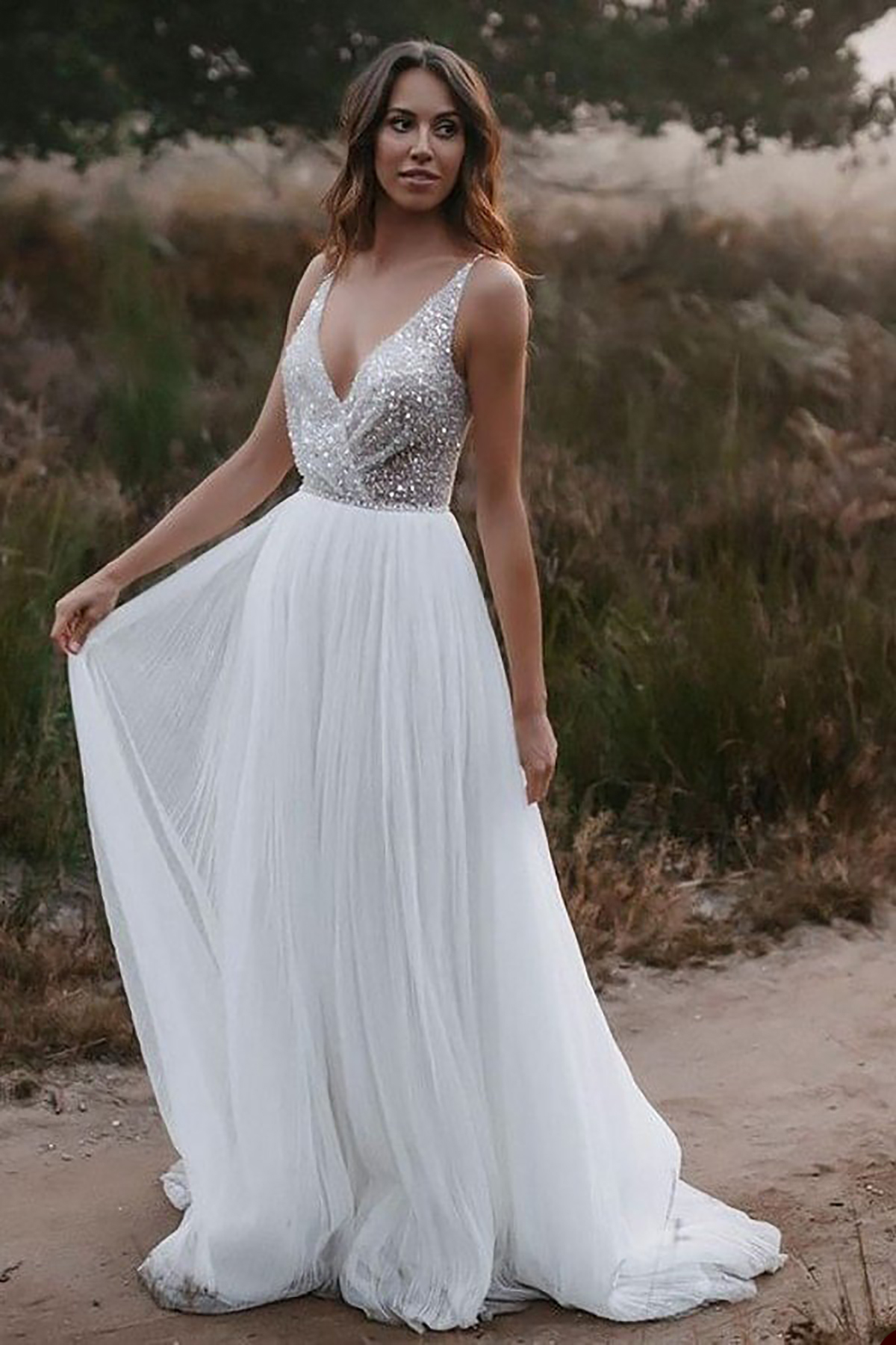 Sequined Beach Wedding Dresses A Line V Neck Bride Gowns Sleeveless Custom Made Formal Bridal Dresses for Birthday Party Engagement