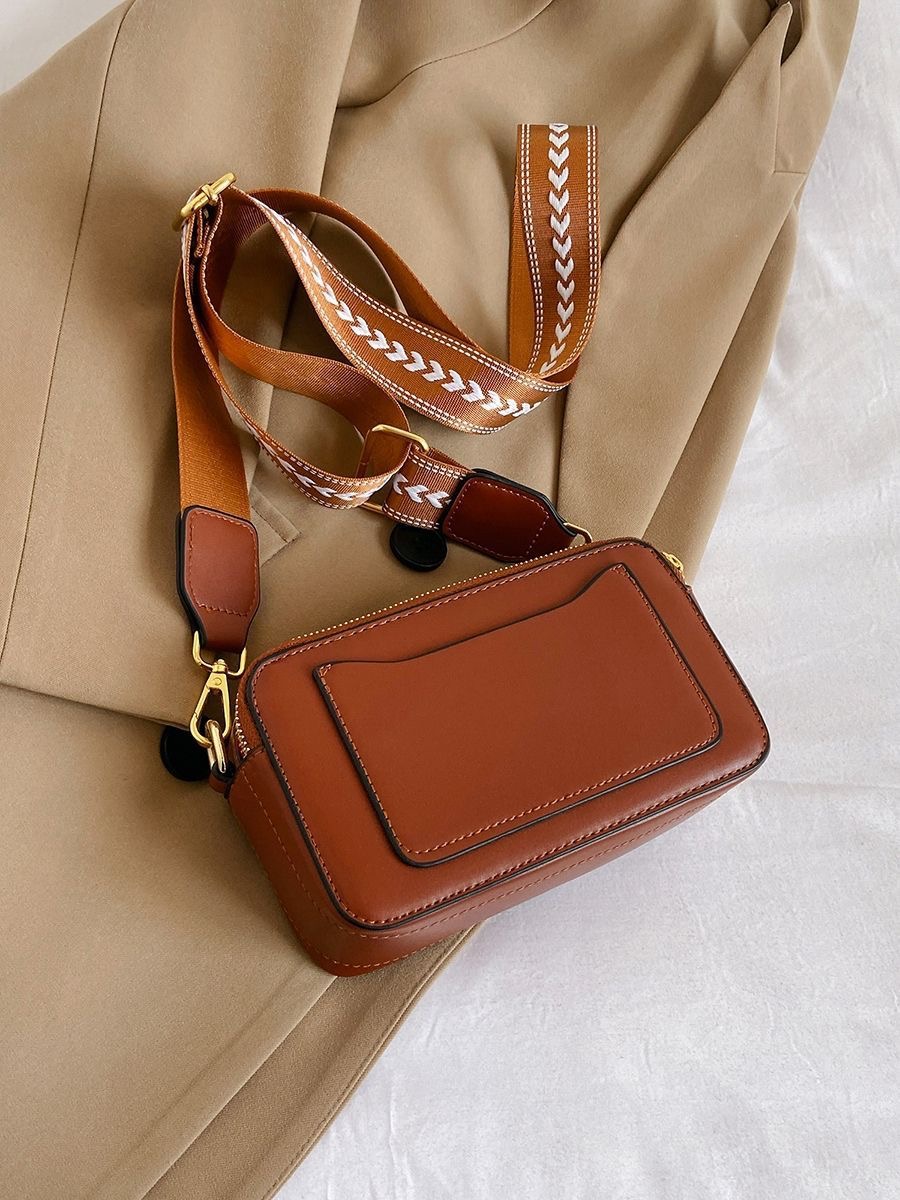 Designer Bag Summer Shoulder Bag New Embroidered Shoulder Strap Leather Luxury Bag Women's Fashion Wear Essential Classic Crossbody Bag Retro Col