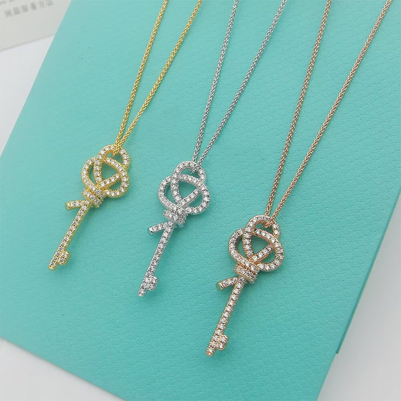 2025 New Full Diamond Necklace Designer for Women T Brand Classic Key Pendant Necklace Korean Edition Fashion Crystal Necklace Luxury Jewelry