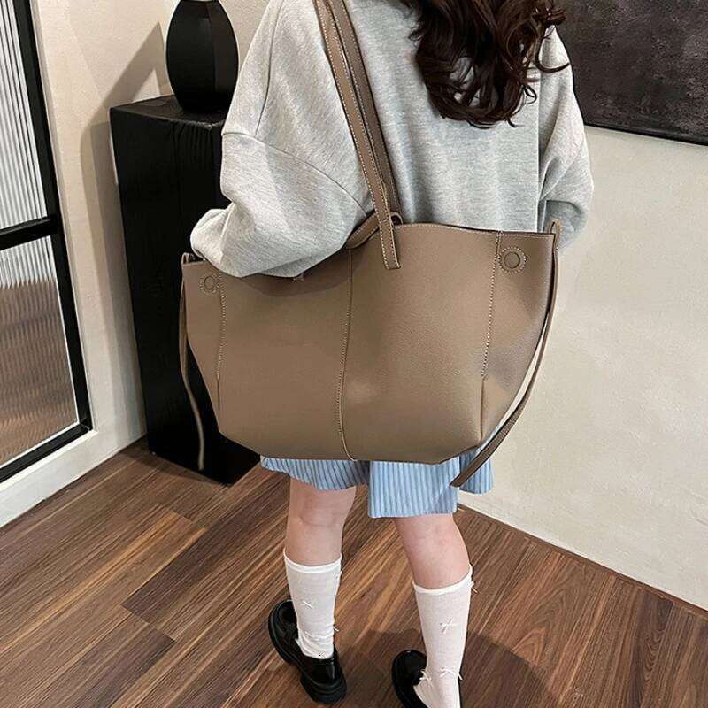 Niche Large Capacity Shoulder Underarm For Women 2024 New Retro Tote Ladies Bucket Type Commuting Dumpling Wings Bag
