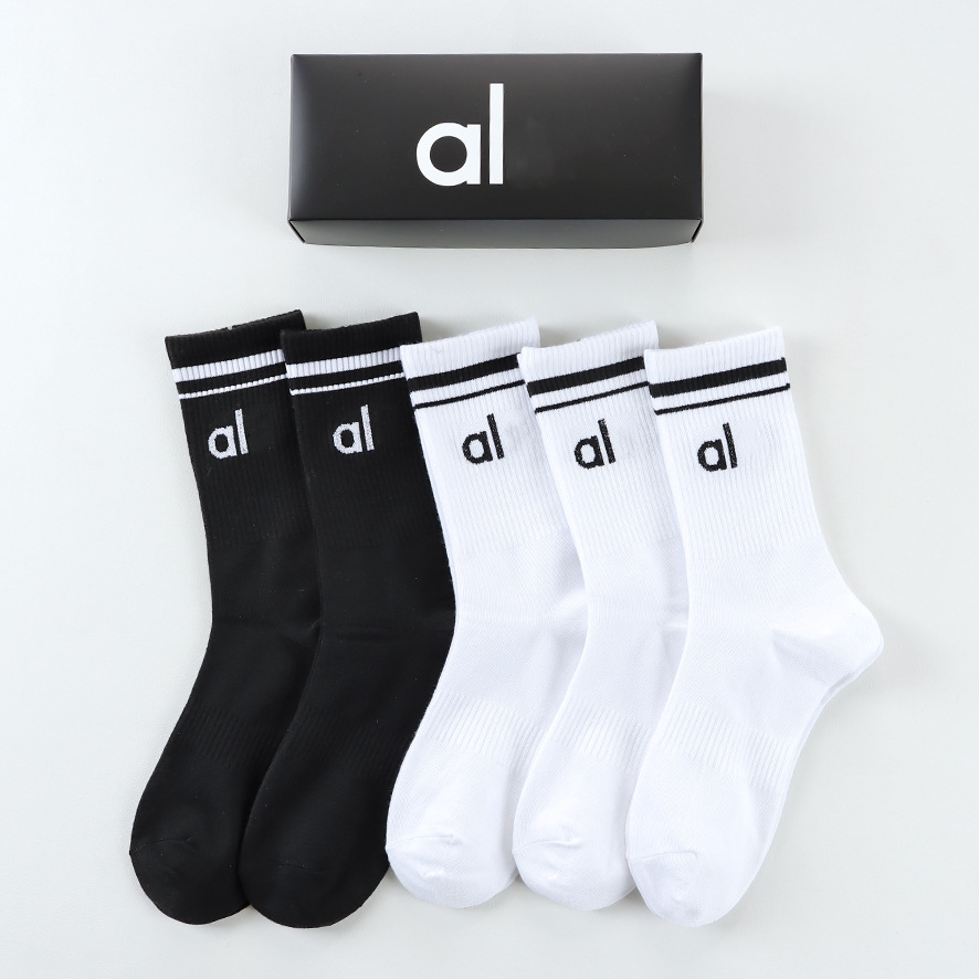 25ss New Mens Womens Designer for Men Pure Cotton Long Tube Joker Black White Classic High-end Hook Ankle Breathable Football Basketball Socks