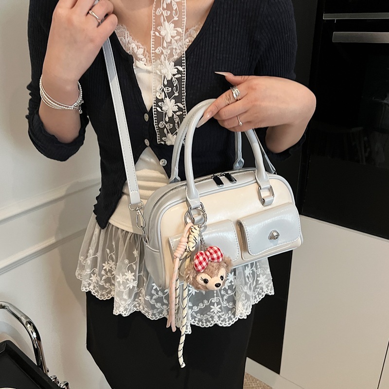 designer High-End Commuter Tote Bag 2025 Spring Summer Large Capacity Shoulder Underarm Bag Versatile Double Pocket bag fashion