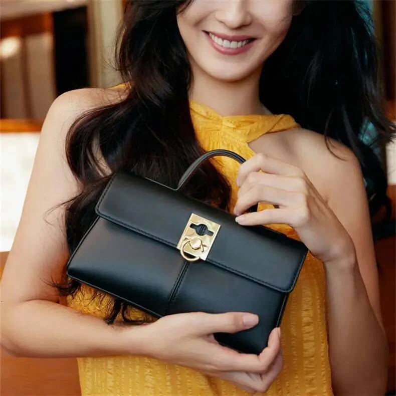 Hong Kong Women's Cf Wallet Gold Buckle Leather Famous Quality Square Messenger Designer Brand Crossbody Briefcase Bags