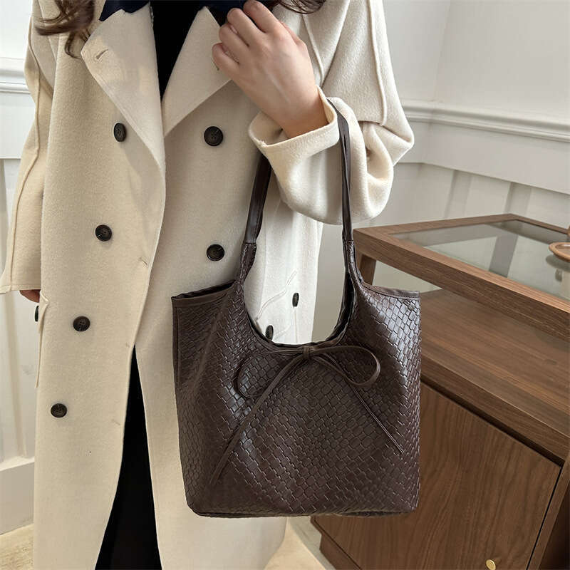 Large Capacity Fashion Casual for Women 2025 New Simple Trendy Shoulder Stylish Versatile Tote Bag