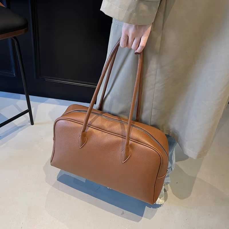 Soft Luxury Bowling Shoulder Bag Fi Simple Brand Large Capacity Brand Tote Bag High-end Versatile New Commuter Underarm Bag B250618