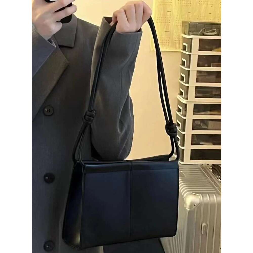 Korean Version Black Underarm 2023 New Women's Minimalism Elegant Small Square Bag Fashion Commuter Texture Shoulder Bags