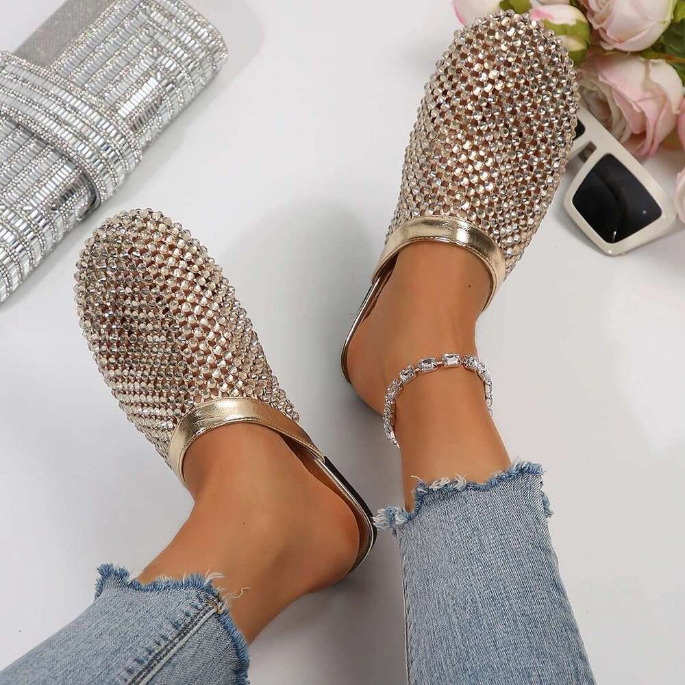 Summer 2025 New Brand Slippers Lightweight Round Head Shoes Water Dia Large Flat Sandals Slides Women