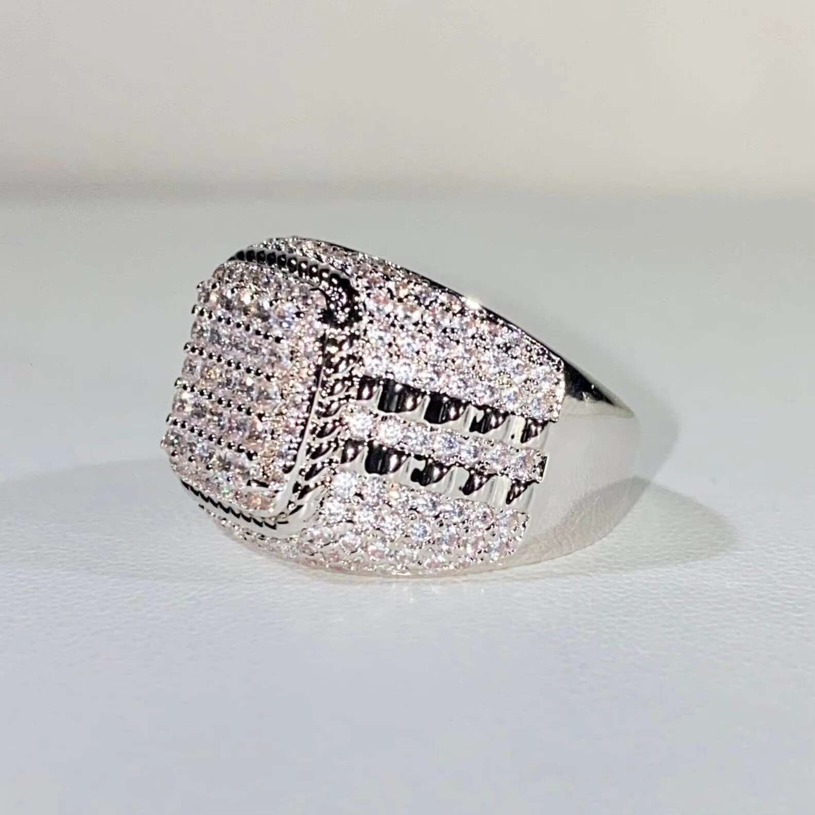 Mens Luxury 925 Silver Trendy Hip Hop Ring Fully Iced Out Diamond Rounded 18K Gold VVS Moissanite Diamond Ring for Men