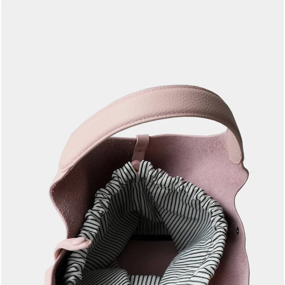 2025 Personalized Custom Leather Women's Free Lettering Hand Bucket Commuting And Casual Large Capacity Crossbody Bag