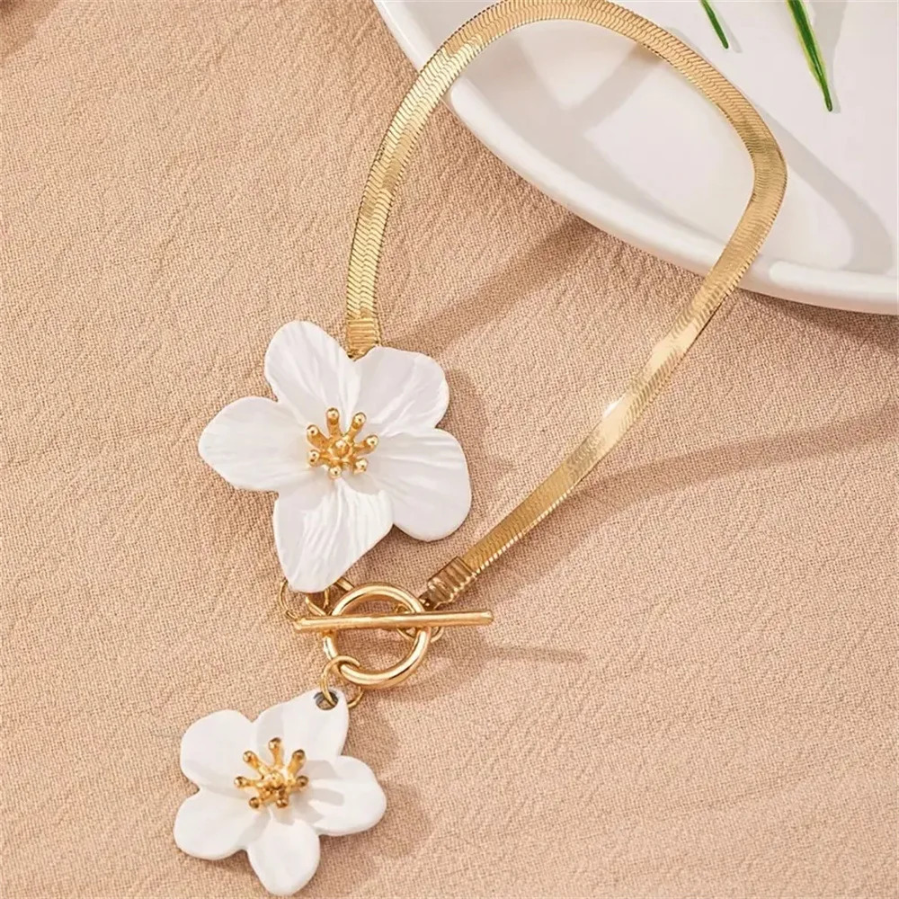 Exquisite Minimalist White Color Elegant Flower Anklet For Women Chain Trend Custom Jewelry 250606
