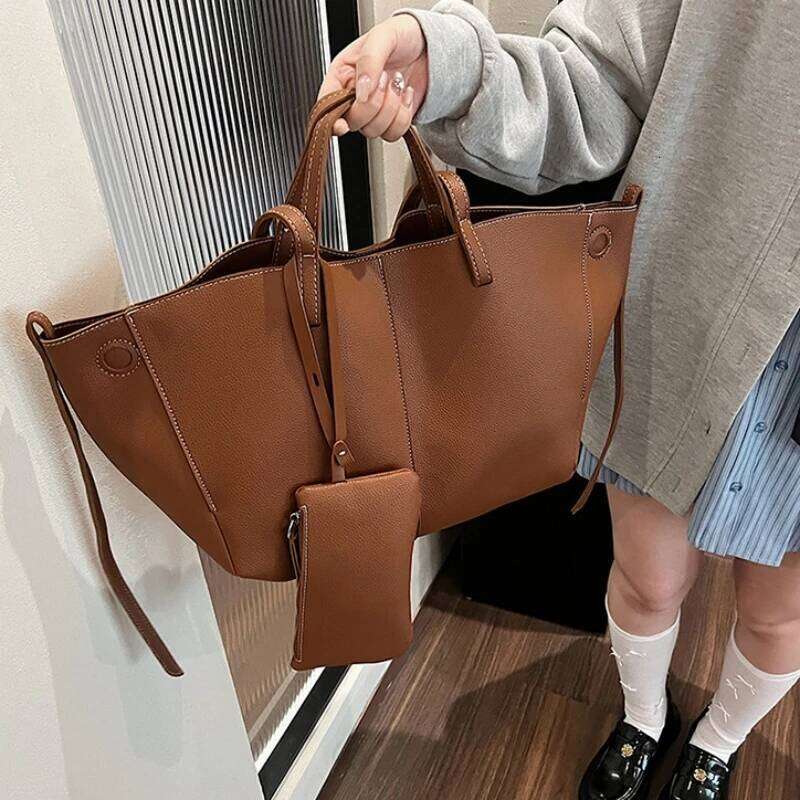 Niche Large Capacity Shoulder Underarm For Women 2024 New Retro Tote Ladies Bucket Type Commuting Dumpling Wings Bag