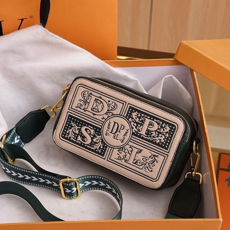 Designer Bag Summer Shoulder Bag New Embroidered Shoulder Strap Leather Luxury Bag Women's Fashion Wear Essential Classic Crossbody Bag Retro Col