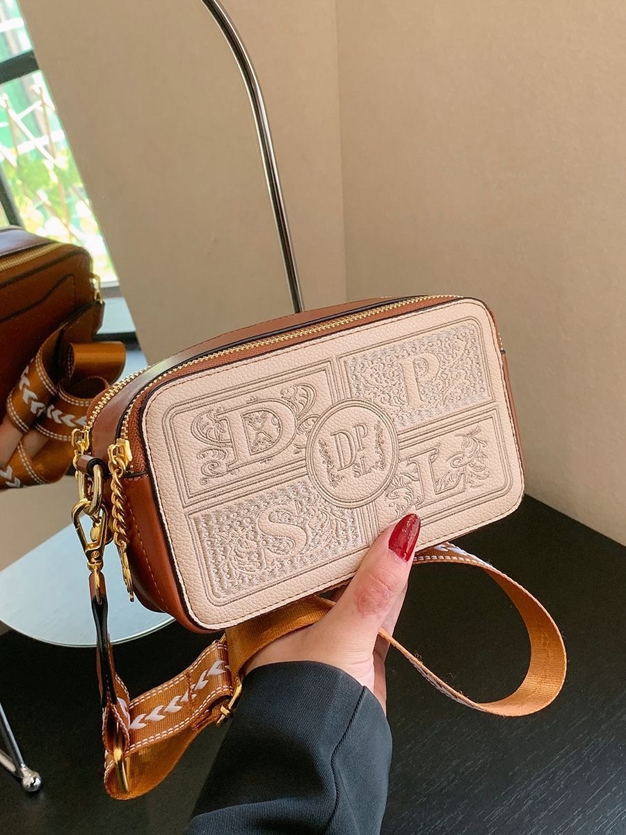 Designer Bag Summer Shoulder Bag New Embroidered Shoulder Strap Leather Luxury Bag Women's Fashion Wear Essential Classic Crossbody Bag Retro Col