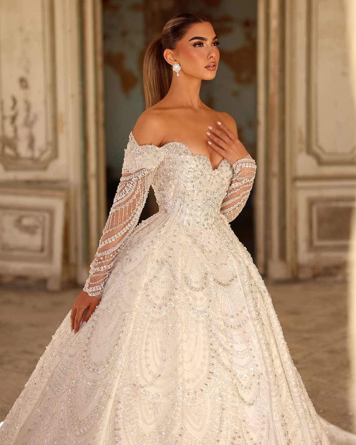 Luxury Wedding Dresses Crystal Sequins Bridal Ball Gowns Off Shoulder Pearls Rhinestone Long Sleeves Princess Customized Bride Vestidos De Novia Plus 