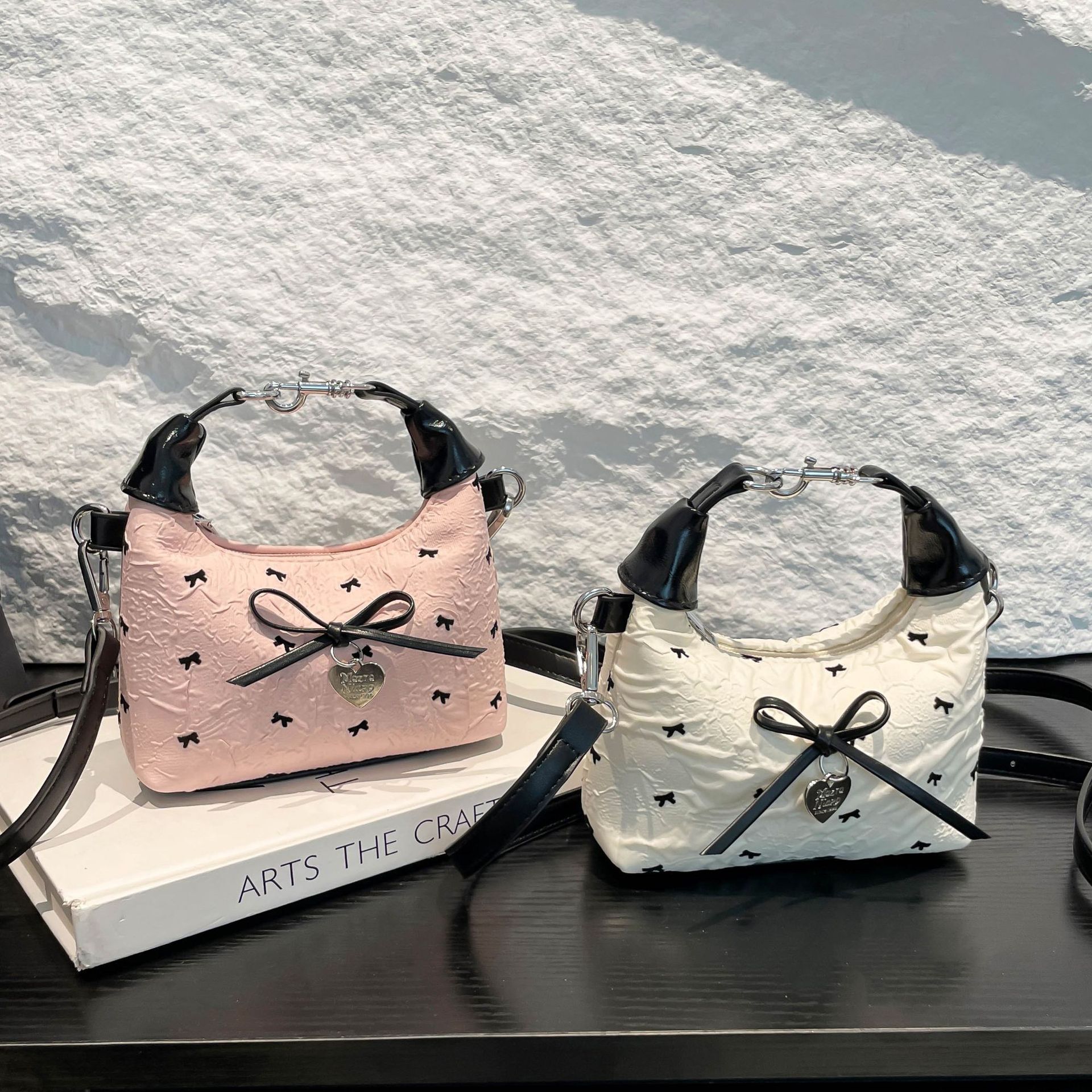 designer Niche Color-Block Mini Bag for Women 2025 New Fashion Versatile Crossbody Bag Sweet Cool Girl Handheld Bucket Smal
