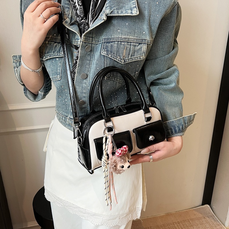designer High-End Commuter Tote Bag 2025 Spring Summer Large Capacity Shoulder Underarm Bag Versatile Double Pocket bag fashion