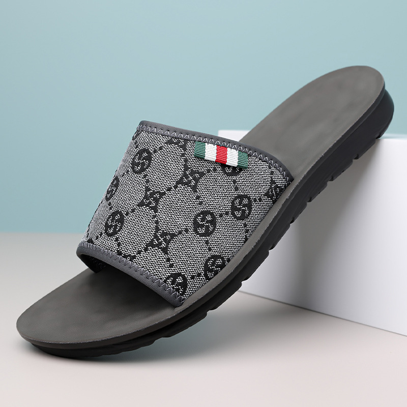 designer Sandals 2025 Youth sandals Men's soft leather soft-soled perforated beach shoes Flip-flops Breathable hundred tower sandals Flip-flops F