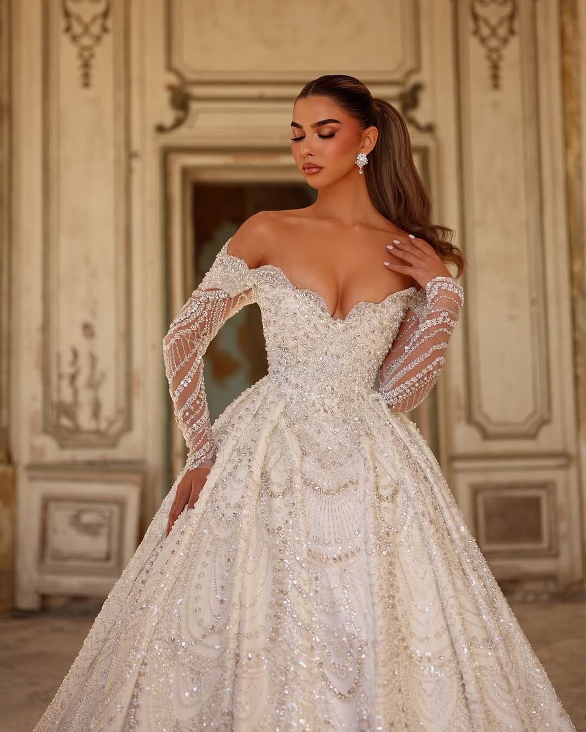 Luxury Wedding Dresses Crystal Sequins Bridal Ball Gowns Off Shoulder Pearls Rhinestone Long Sleeves Princess Customized Bride Vestidos De Novia Plus 
