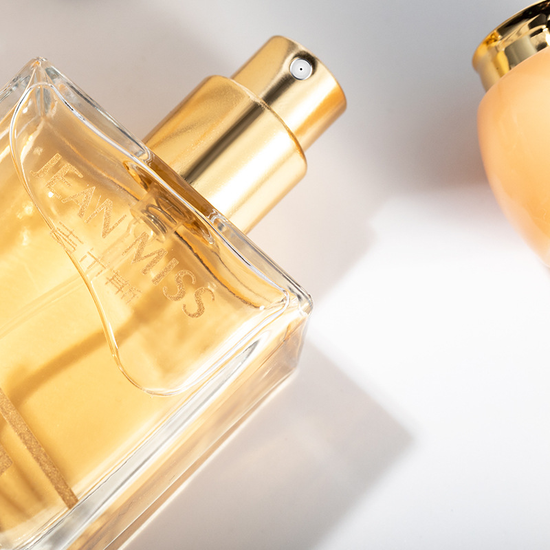 Sophisticated Unisex Water-Based Cologne: Durable & Trendsetting