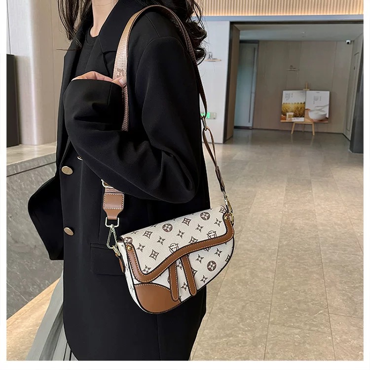 New Saddle Bag Designer Fashion Shoulder Bag High Quality Genuine Leather Ms. Flap Crossbody Hundred Versatile Commuter Classic Letters Old Flower Lux
