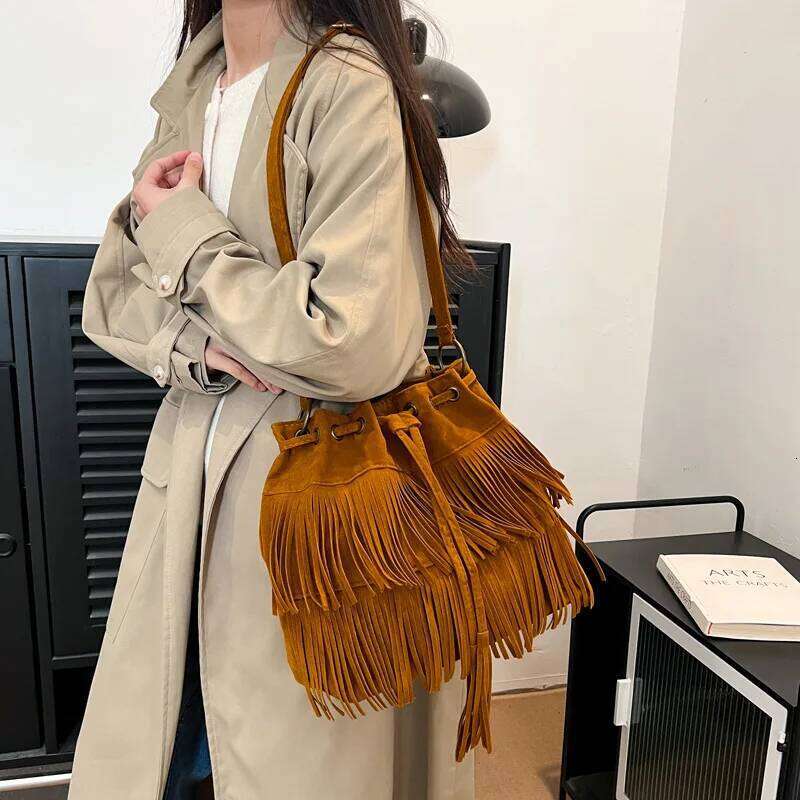 Fashion Retro Faux Suede Fringe Women Messenger Bags Tote New Handbag Shoulder Handbags Crossbody Bag Tassel Bucket 2025