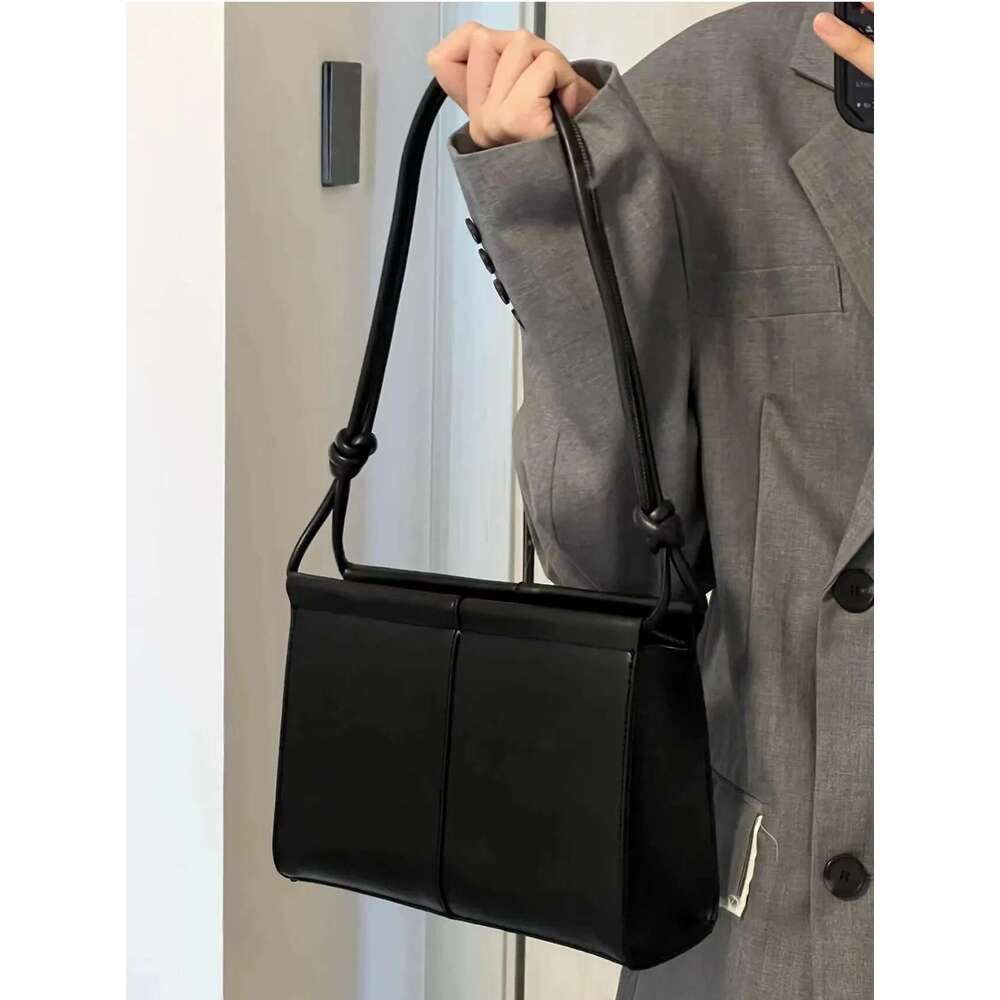 Korean Version Black Underarm 2023 New Women's Minimalism Elegant Small Square Bag Fashion Commuter Texture Shoulder Bags