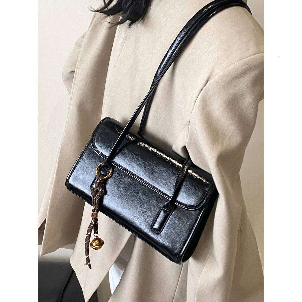 Simple Solid Messenger Women Versatile Leisure Shoulder Bags Large Capacity Female Commute Underarm Pack Lady Handle Bag