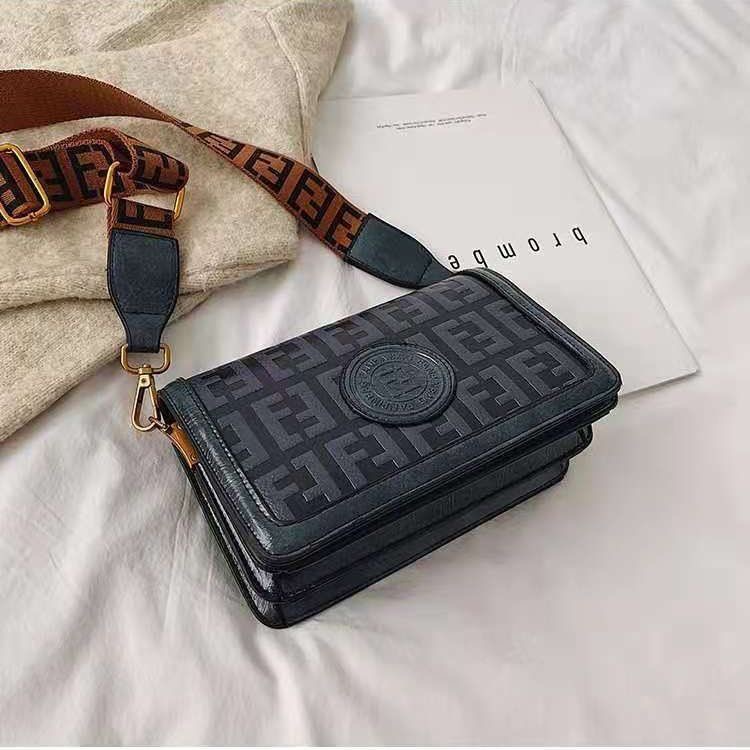 EE shoulder bag summer light luxury designer bag women's hand-held foreskin face crossbody bag wide shoulder strap best friend bag rectangular le
