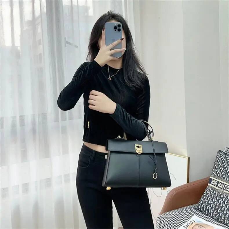 Hong Kong Women's Cf Wallet Gold Buckle Leather Famous Quality Square Messenger Designer Brand Crossbody Briefcase Bags