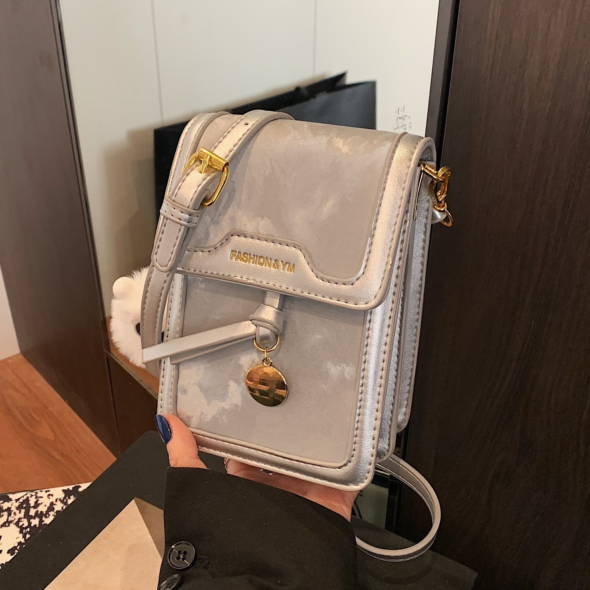 designer Niche Fashion High-End Phone Small Square Bag 2025 New Korean Version Simple Casual Shoulder Bag Trendy Crossbody Bag