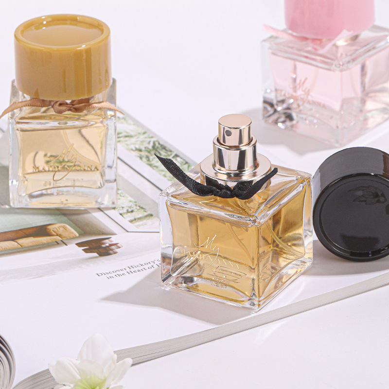 Women's perfume set is fresh, natural and long-lasting