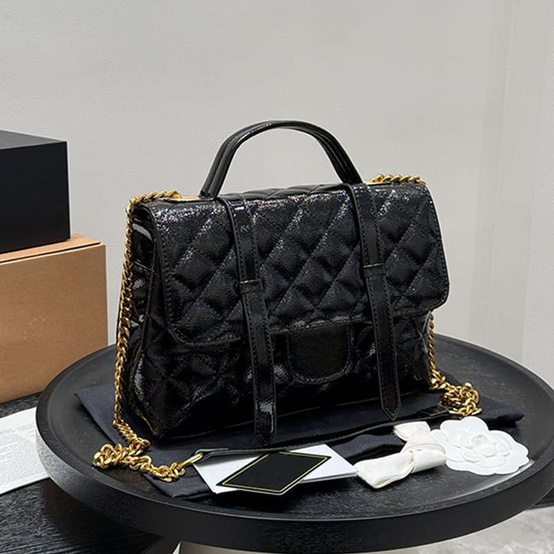 Women's genuine leather large capacity new chain fashionable single shoulder mailman bag Luminous oil wax leather diamond grid used hand-held mailman bag