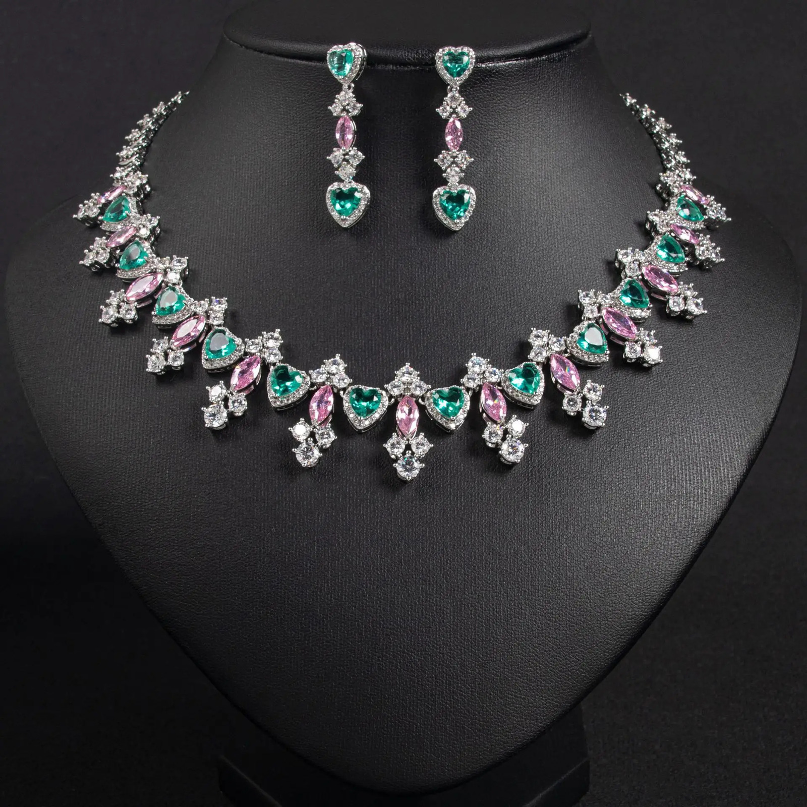 Womens Light Elegant Zircon Water Drop Necklace Earring Set Fashionable And Versatile Unique Sense Set 250618