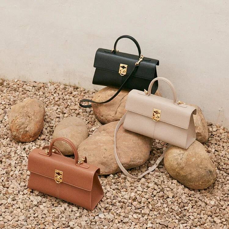 Hong Kong Women's Cf Wallet Gold Buckle Leather Famous Quality Square Messenger Designer Brand Crossbody Briefcase Bags