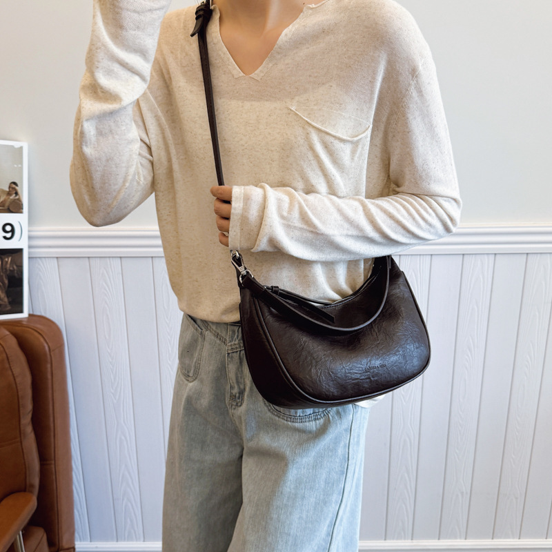 designer 2025 New Small Bag for Women, High-End Crossbody Dumpling Bag, Niche Design, Fashionable Versatile Commuter Underar