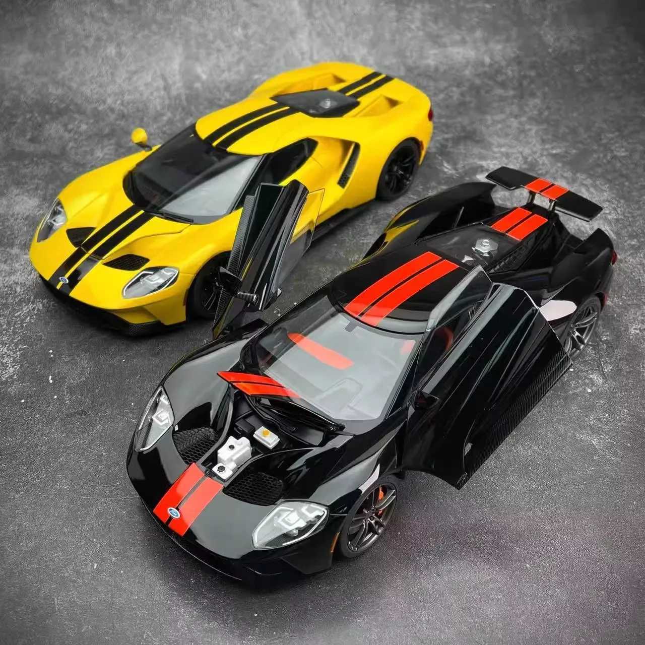 AUTOart 1/18 scale New Ford GT ABS material Full Open car model Static Display Holiday gift collection Sports car model W250609