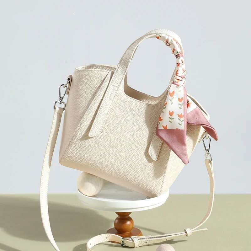 Designer Bags 2025 Woman Cowhide Genuine Leather Commuter Women's Handbag Fashion Designer Tote Female Shoulder Crossbody Bag For Ladies Luxury B