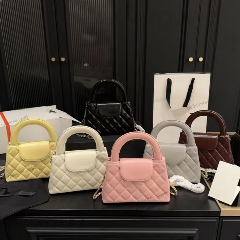 Luxury designer handbag womens chain bag French fashion outdoor highquality crossbody shoulder Classic Makeup Wallet