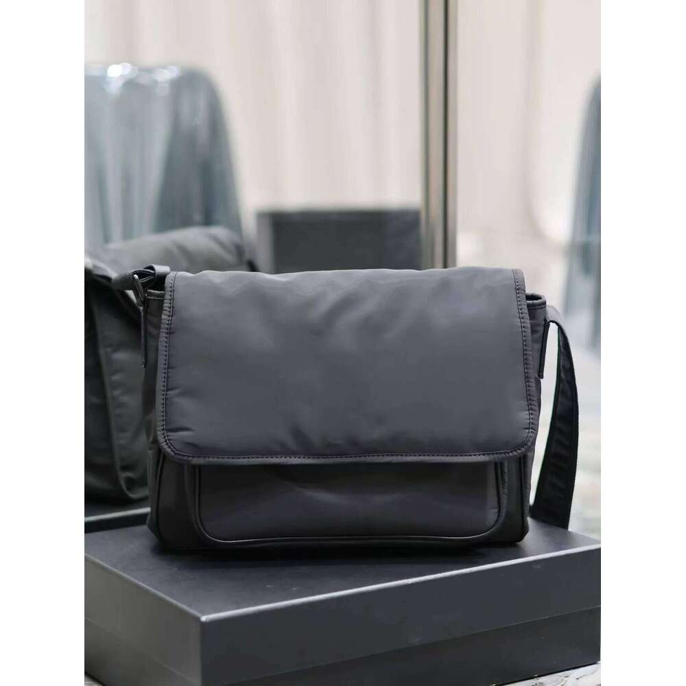 2024 New Style Women's Underarm Postman Bag Waterproof Nylon Handbag Single Shoulder Bag Casual High Quality Women Handbags