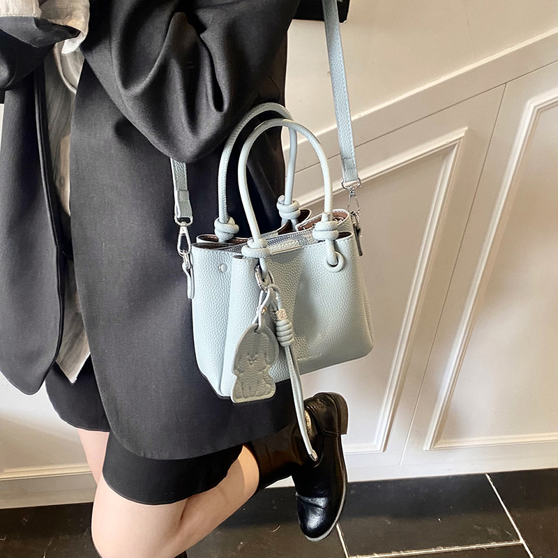 designer Foreign Trade Lychee Pattern Handbag Commuter Bag for Women 2025 New Trend Spring Fashion Bucket Bag Versatile Crossbody Bag