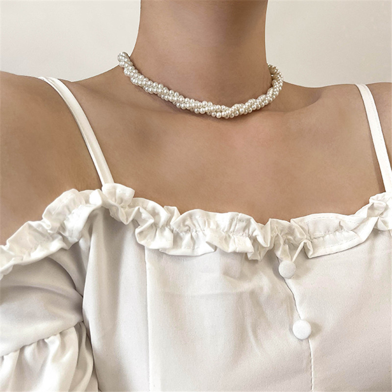 Vintage Multi Strand Faux Pearl Choker Necklace Elegant European American Minimalist Niche Neck Jewelry for Women
