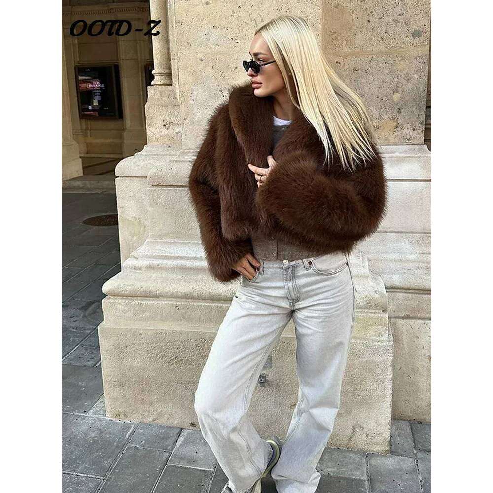 Coffee Faux Fur Short Coat Women Fluffy Lapel Long Sleeve Warm Thick Loose Jacket 2025 Fashion Winter Lady High Street Outwear