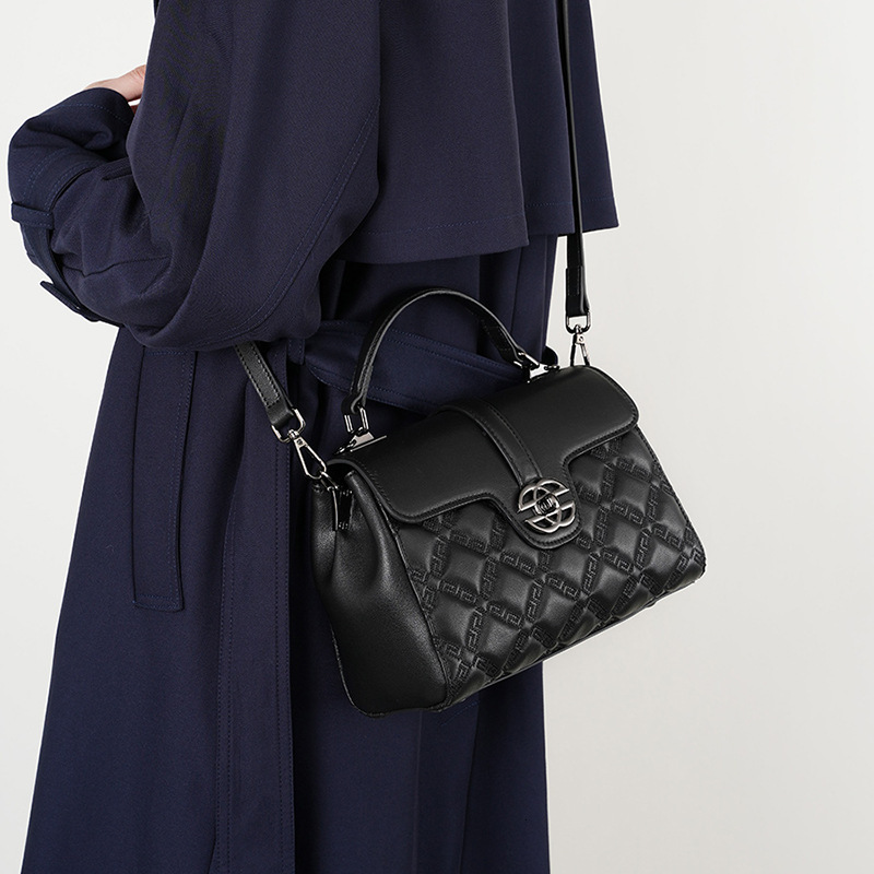 Free Shipping Designer Genuine Leather Women's Bag 2025 New Commuter Bag Large Capacity Mother Bag Single Shoulder Crossbody Bag Fashionable High